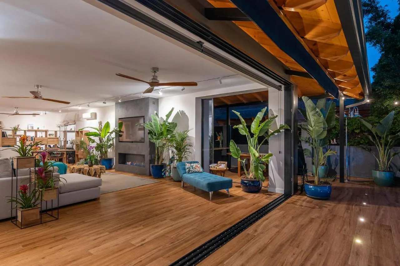 Barcelona'S Tropical Oasis Villa Sant Just Desvern